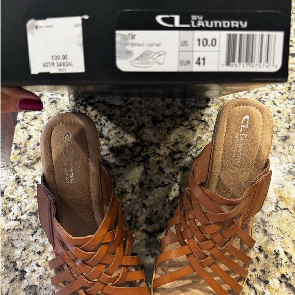 CL By Laundry Sandles size 10 - Picture 3 of 4